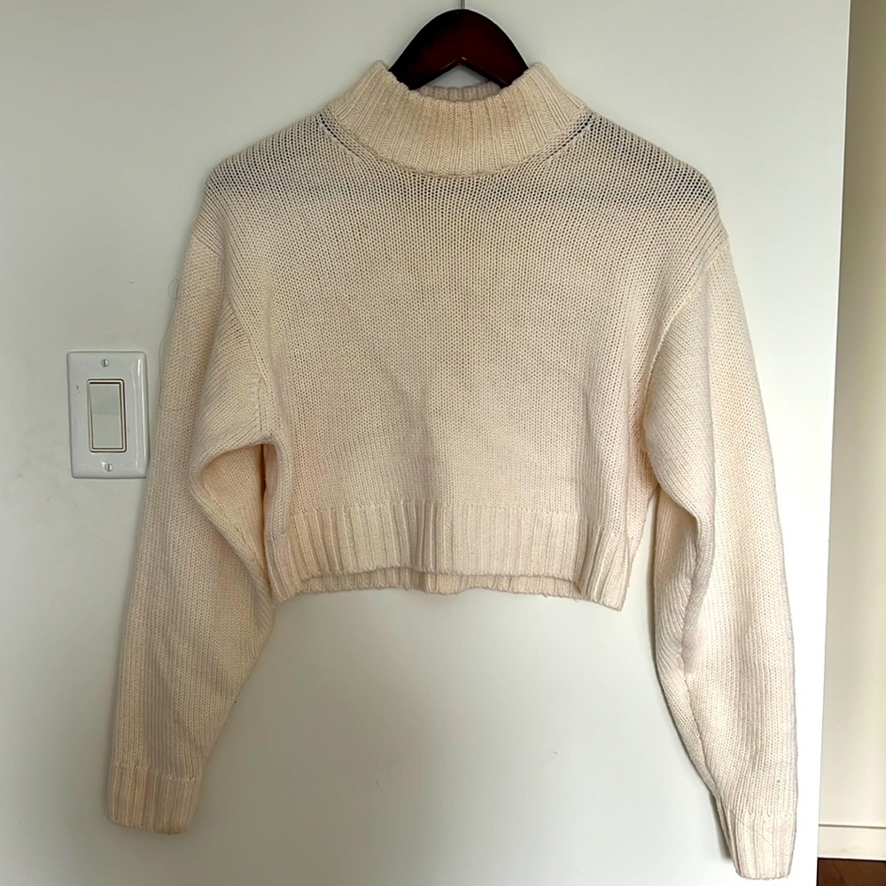 Wilfred crop sweater. Off white